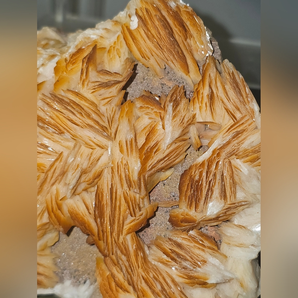 Orange barite - Picture 4 of 11